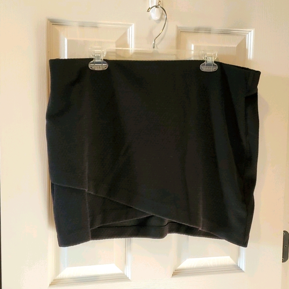 H&M black mini skirt